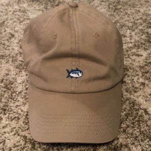 Tan male hat, named brand Southern Tide, size: L,